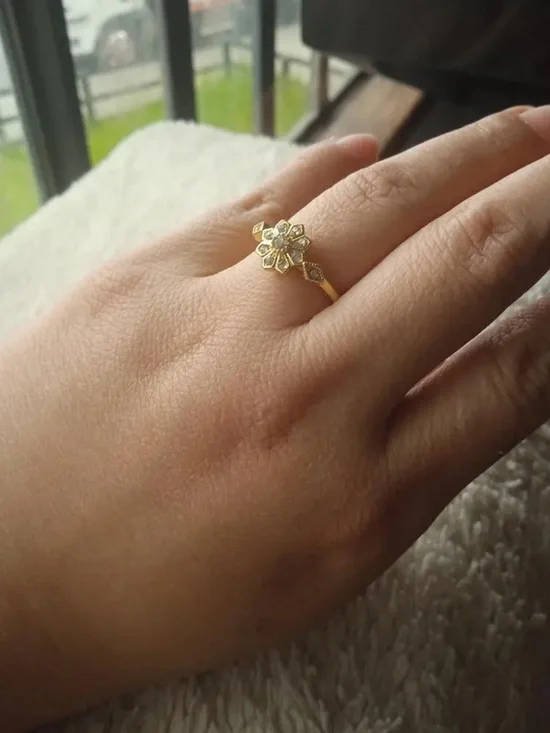 Size 6, 18k gold plated Delicate Floral Ring with stones Accents - Women Jewelry - Picture 3 of 4